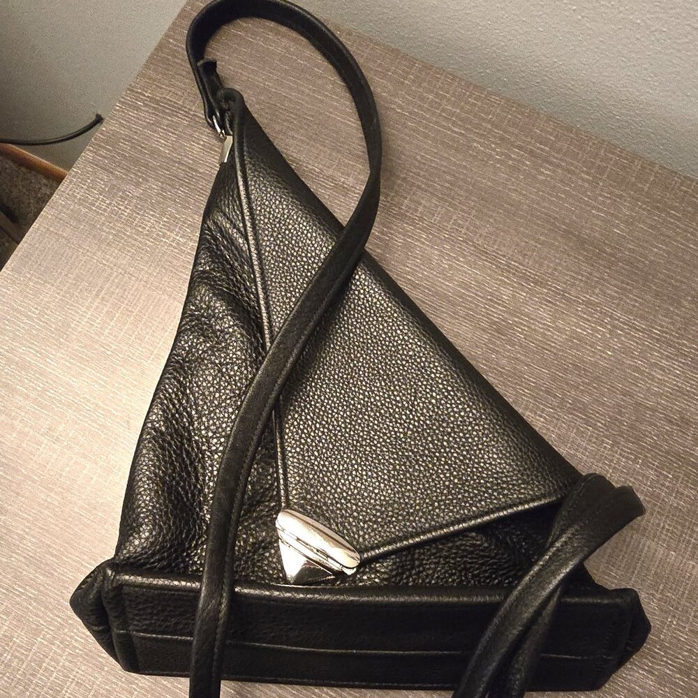 Thomas Leather Studio Angle Bag Black High Grain Leather Silver Tone Hardware